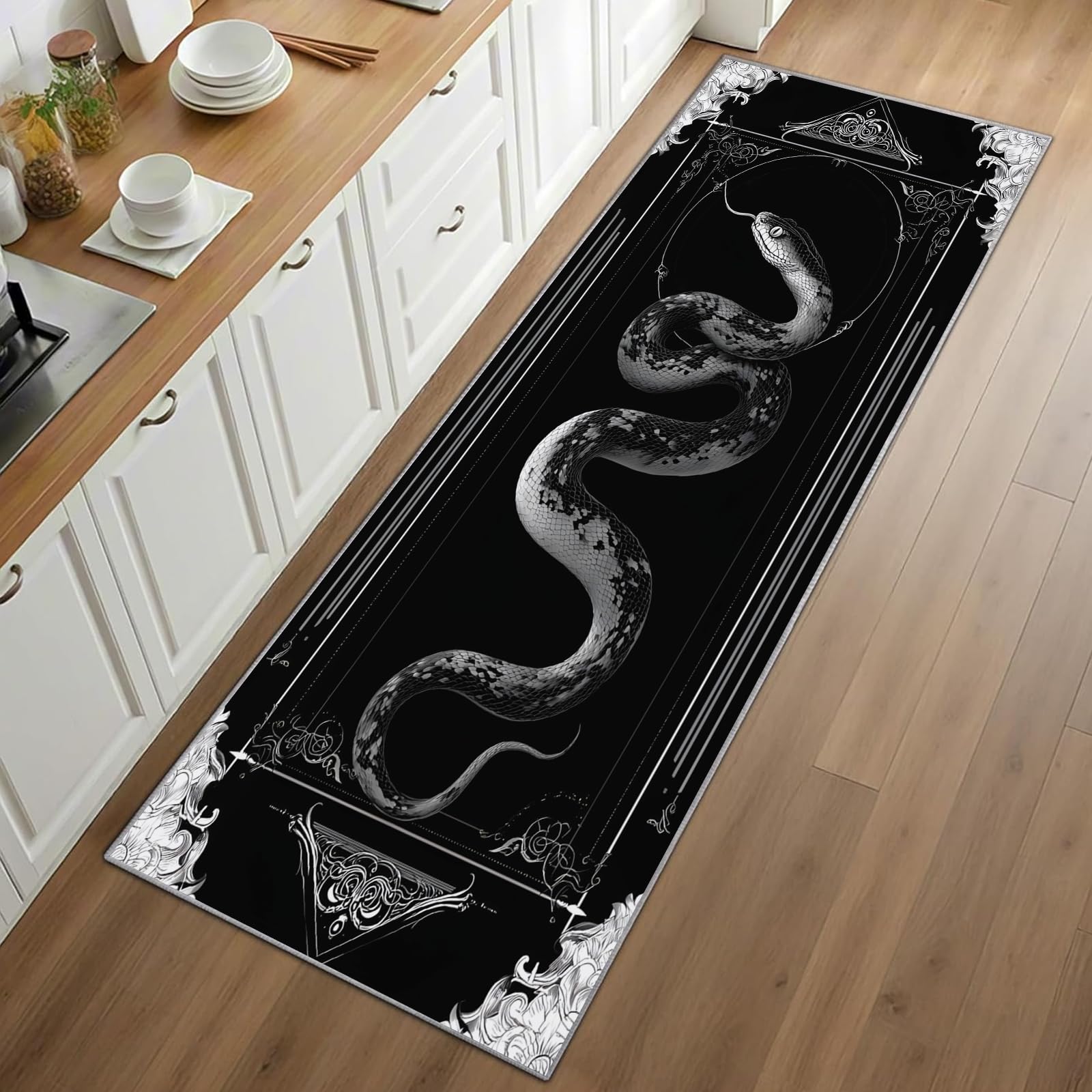 Snake Print Runner Rug Black B - Commercial Kitchen Background recension och pris